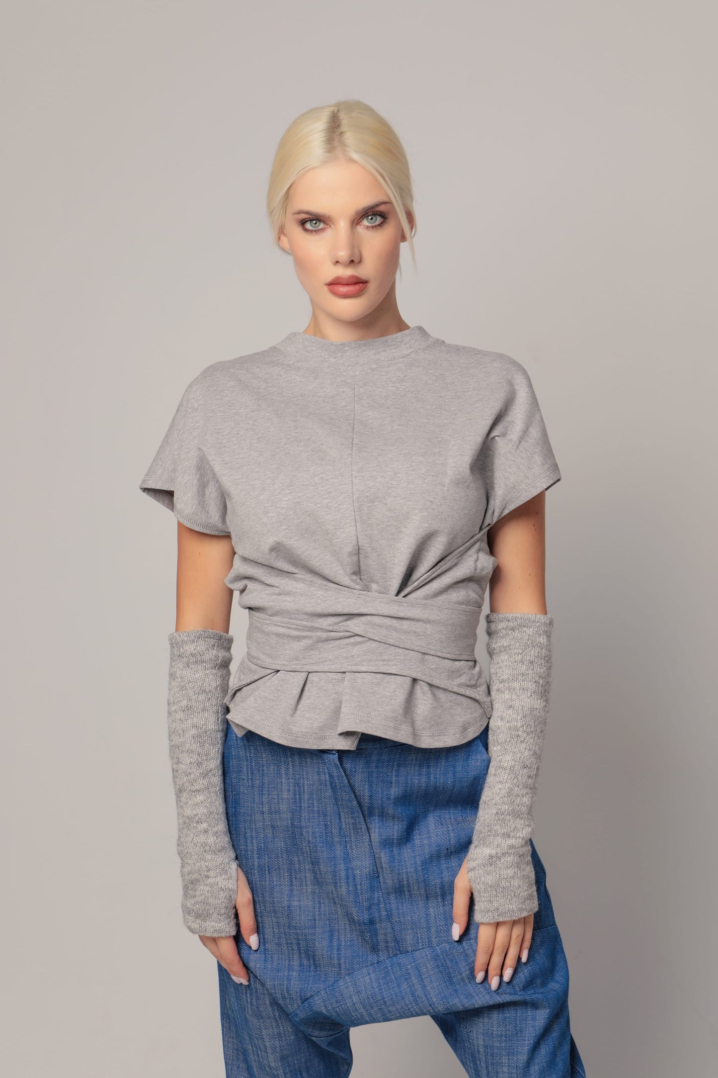 SEINA - Short sleeved sweatshirt blouse with front knot detail