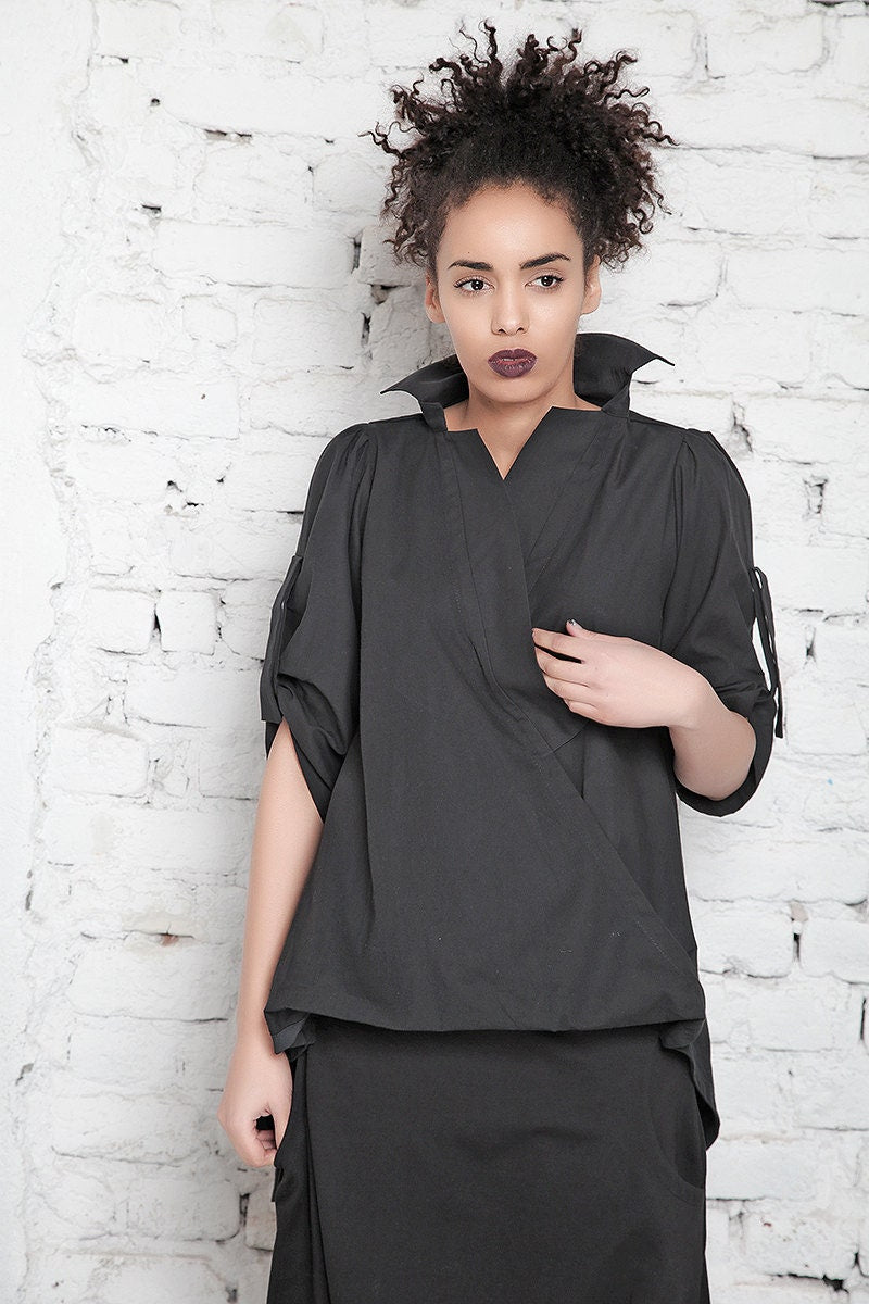 Chic crossed neckline top - KAIA