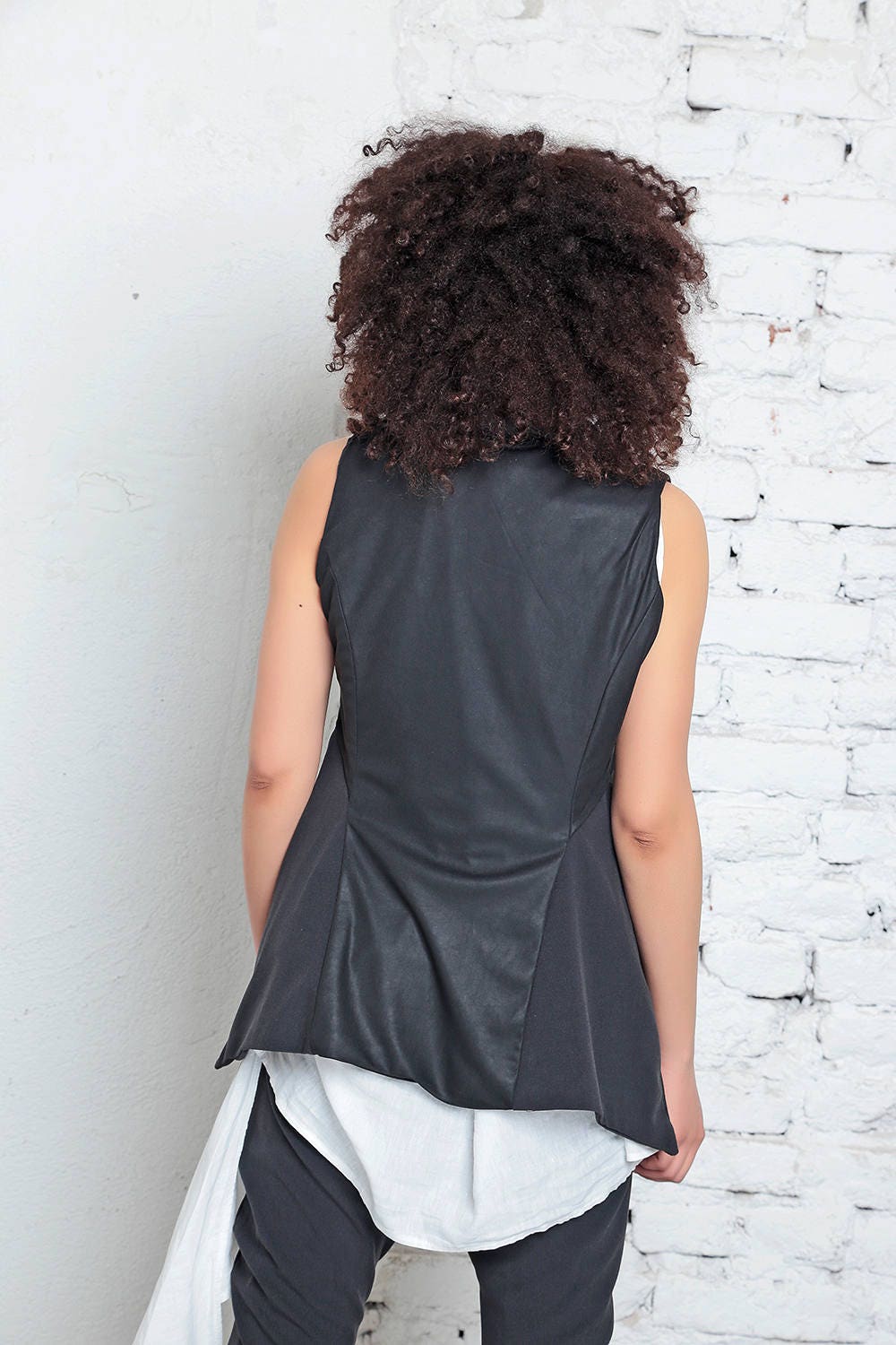 Sleeveless asymmetrical vest - KIKO