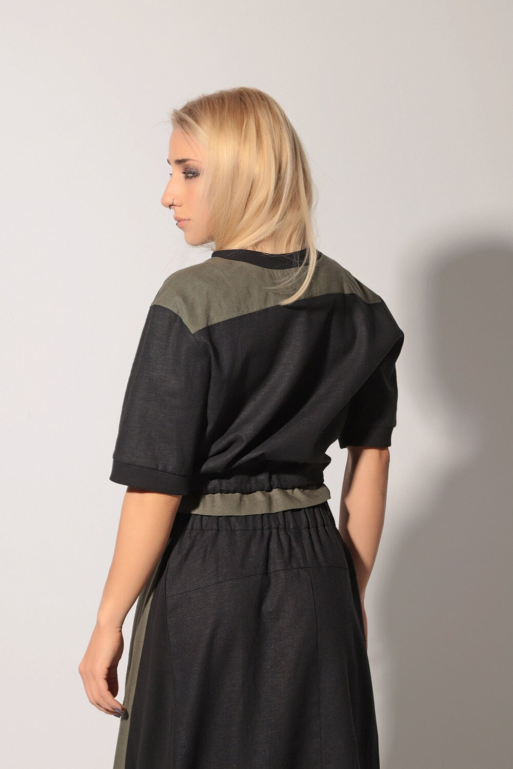 Two-toned cropped linen blouse - USAGI