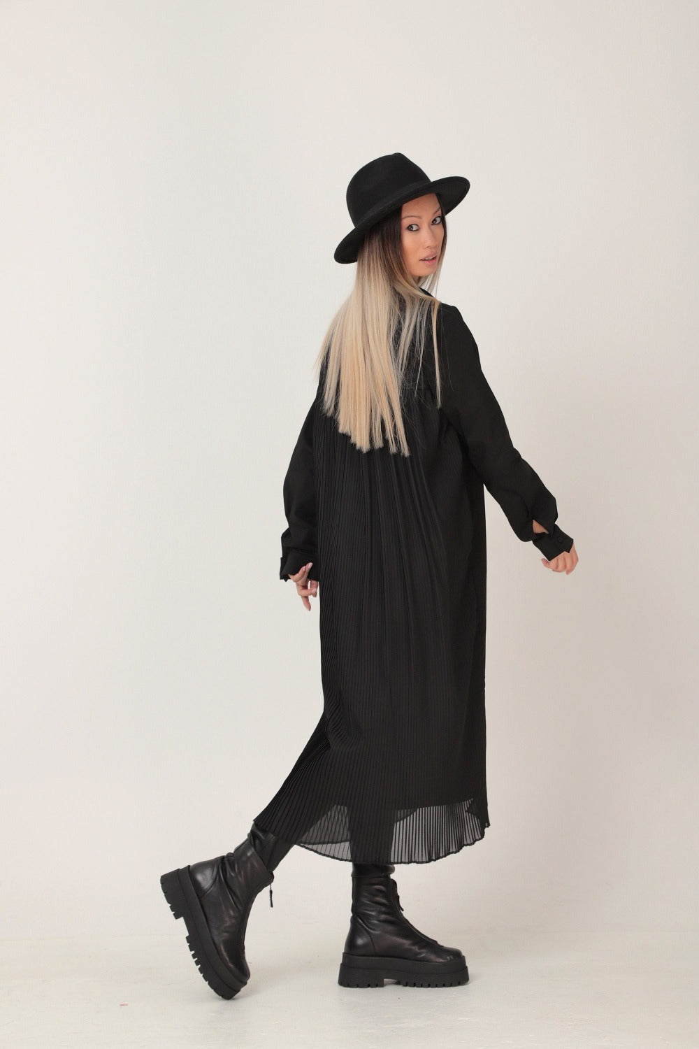 Below the knee shirt dress - DOPA