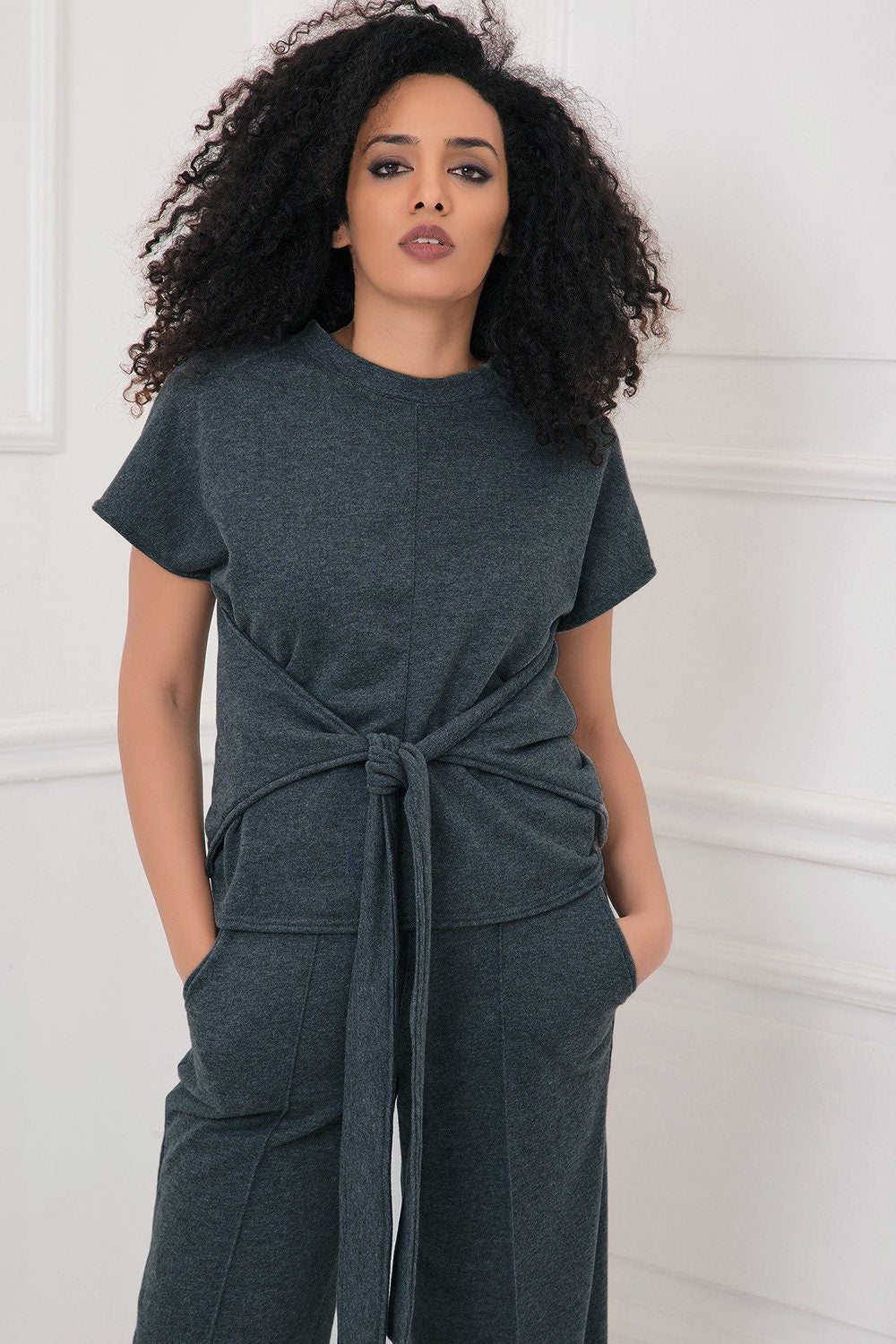 SEINA - Short sleeved sweatshirt blouse with front knot detail