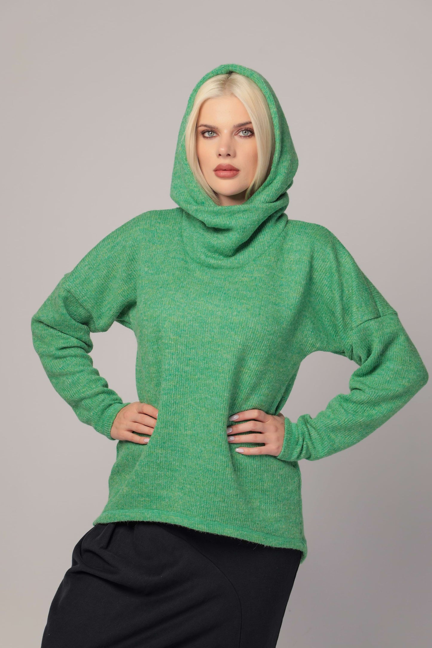 Knitted hoodie - AMITY